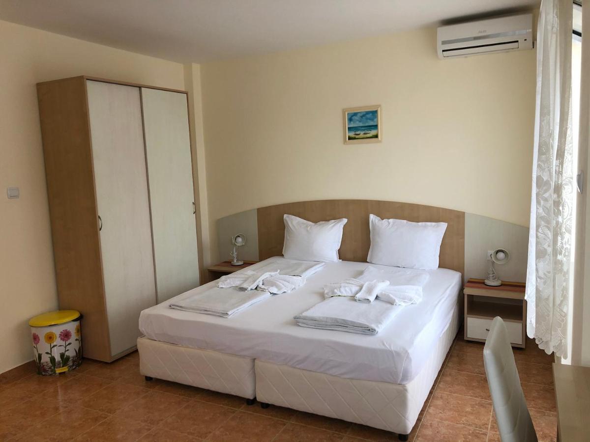 Borko Guest House Primorsko Exterior foto
