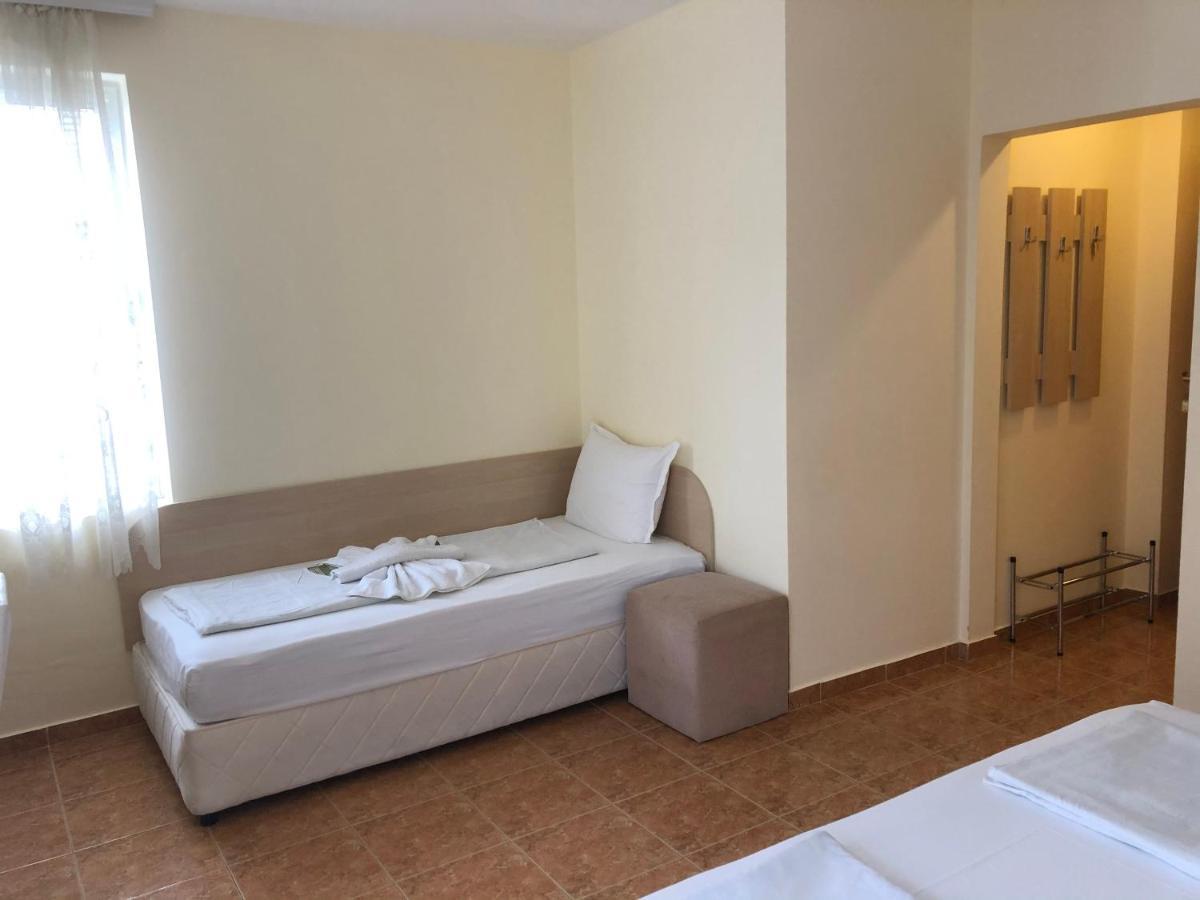 Borko Guest House Primorsko Exterior foto